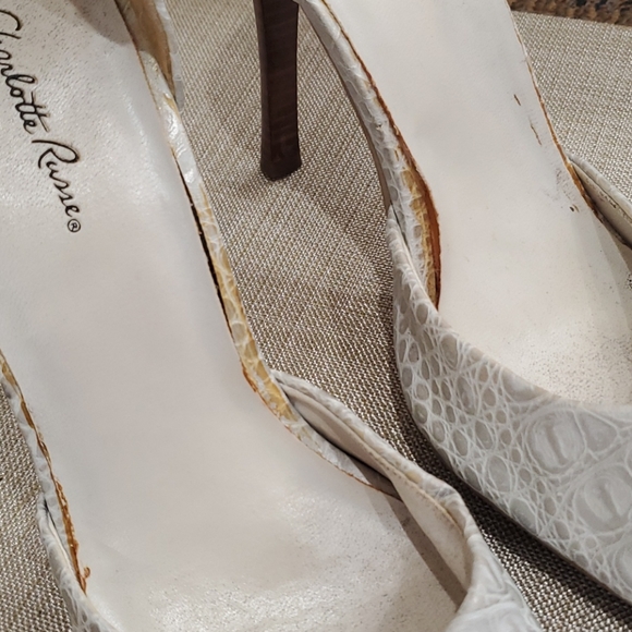 ❤✨HOST PICK✨ Vintage 90s alligator pump - Picture 4 of 6